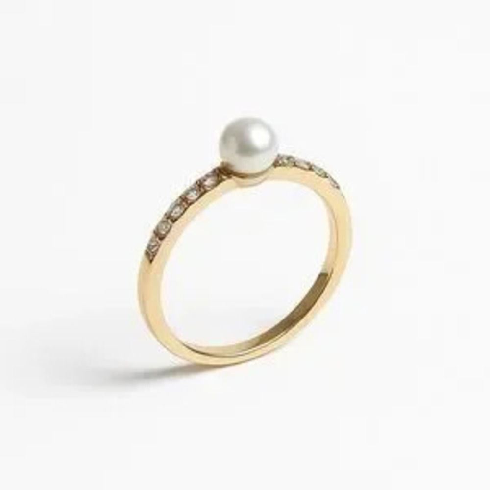 Elegant Gold Ring with Pearl Accent